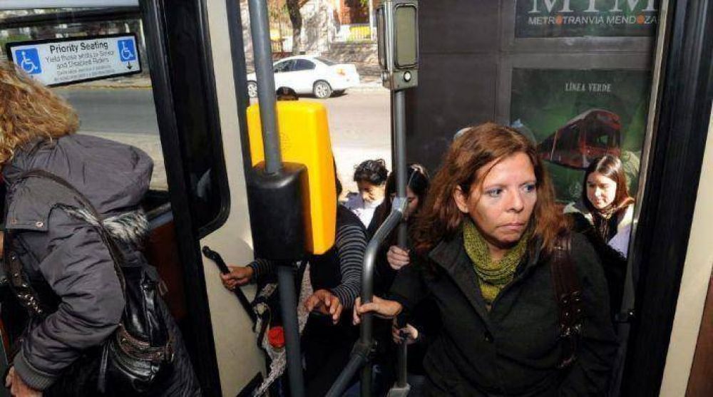 Metrotranva: viajan dos mil pasajeros por da y compran 24 duplas ms