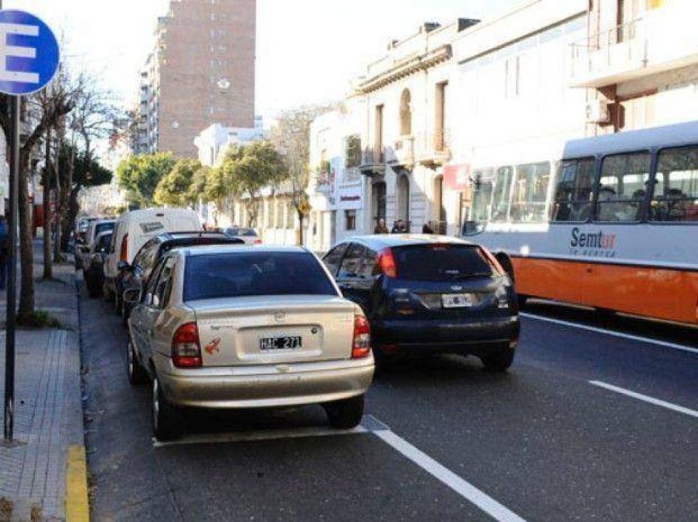 Cada vez menos autos utilizan las calles con carriles exclusivos