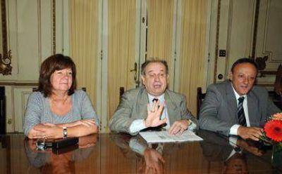 Duro enfrentamiento entre el gobierno municipal y ex funcionarios de Madonna 