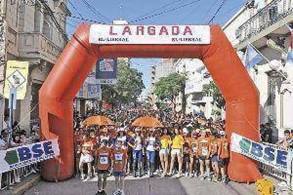 Especialistas ense�an c�mo prepararse para el marat�n
