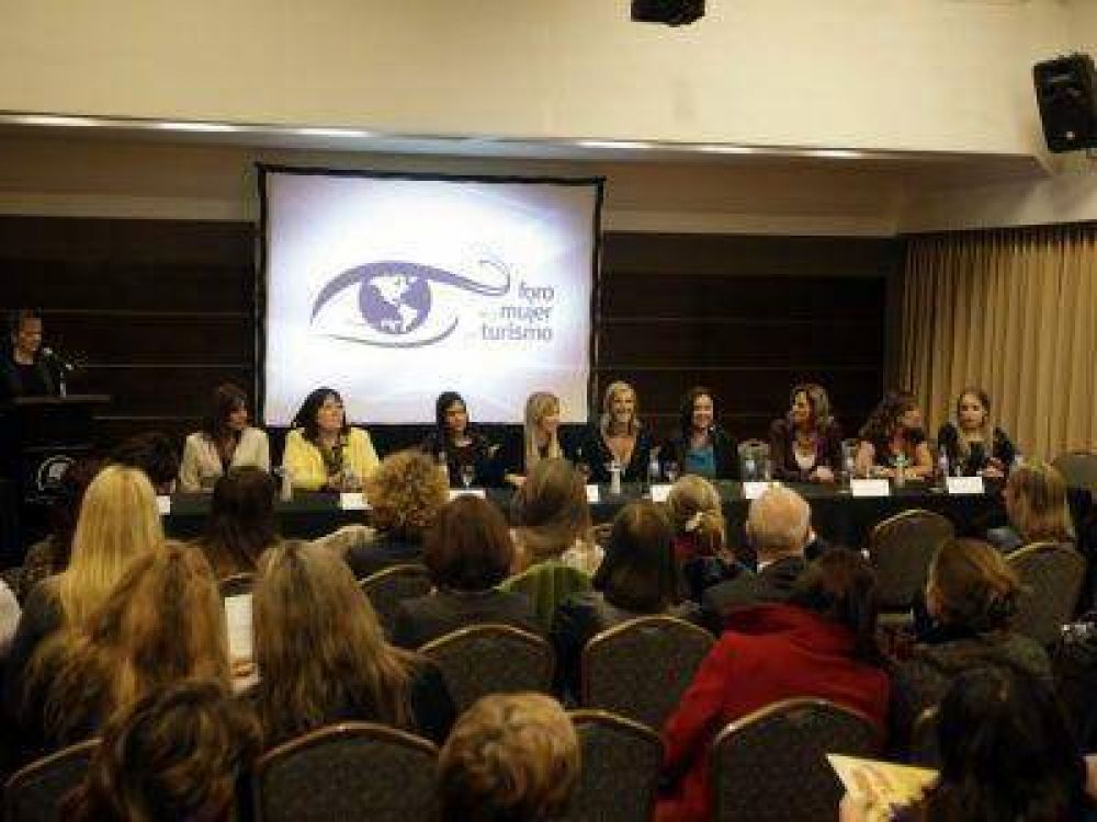 EL FORO DE LA MUJER Y TURISMO CELEBR� SU PRIMER ANIVERSARIO