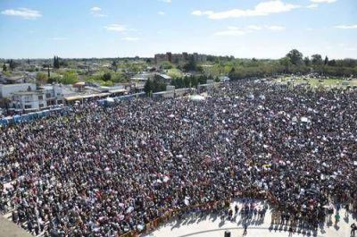Fiesta Mariana: un pueblo unido en oraci�n
