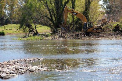 El Gobierno Municipal avanza con los trabajos en el Arroyo Azul