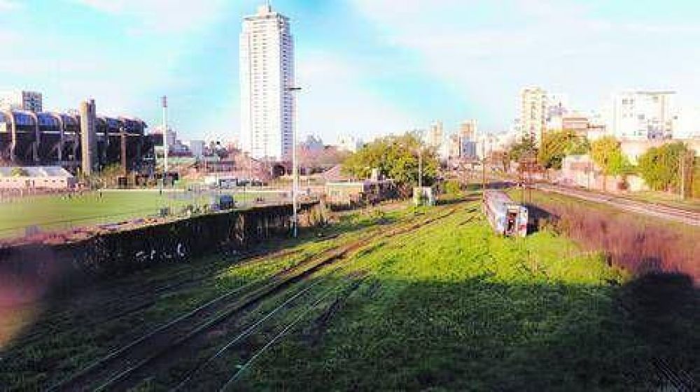 Caballito: vecinos resisten las viviendas en terrenos del tren
