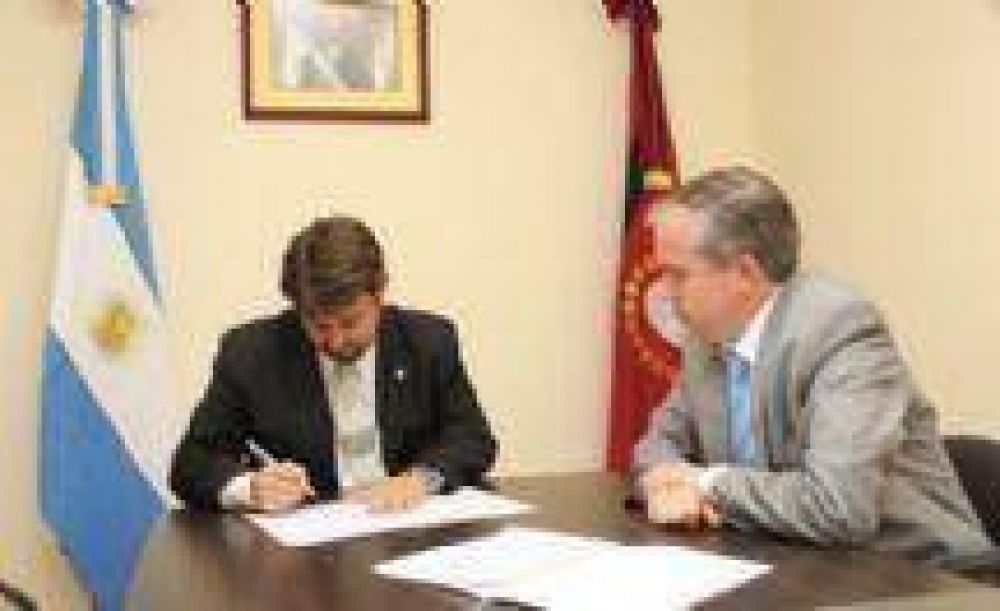 Salta y Jujuy firmaron un acuerdo de validacin de permisos para transporte y navegabilidad