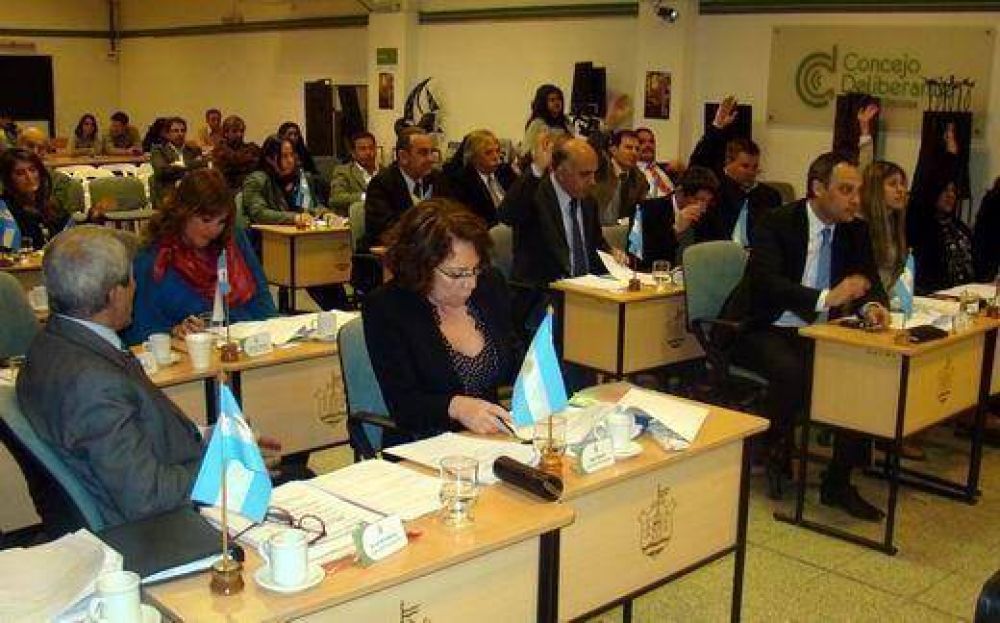 Rechazo un�nime a rendici�n de cuentas 2011 derivar�a en denuncia contra Giacomino