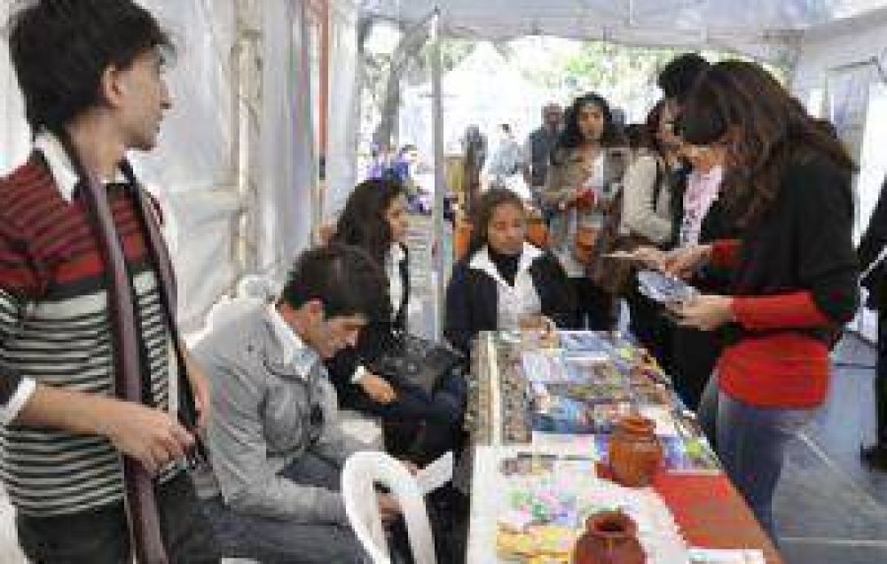 Los estudiantes exponen sus potencialidades tur�sticas