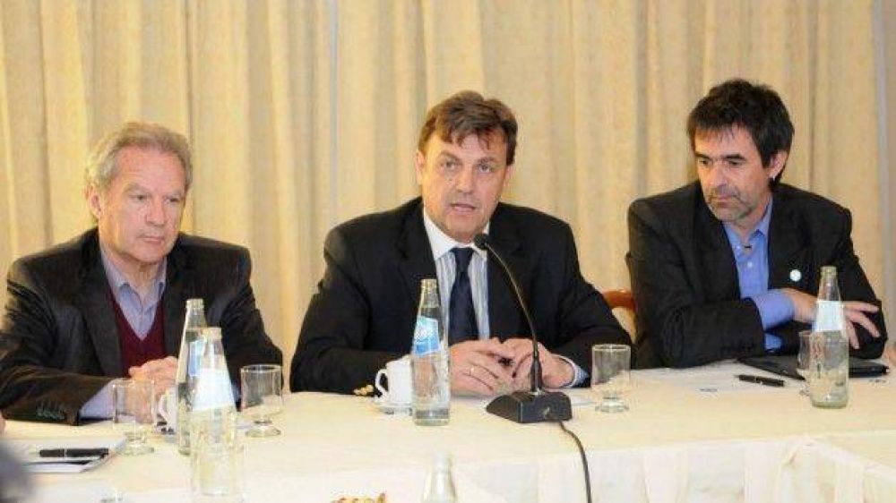 P�rez Cat�n particip� de seminario por el D�a Internacional de Turismo