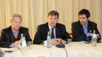 P�rez Cat�n particip� de seminario por el D�a Internacional de Turismo