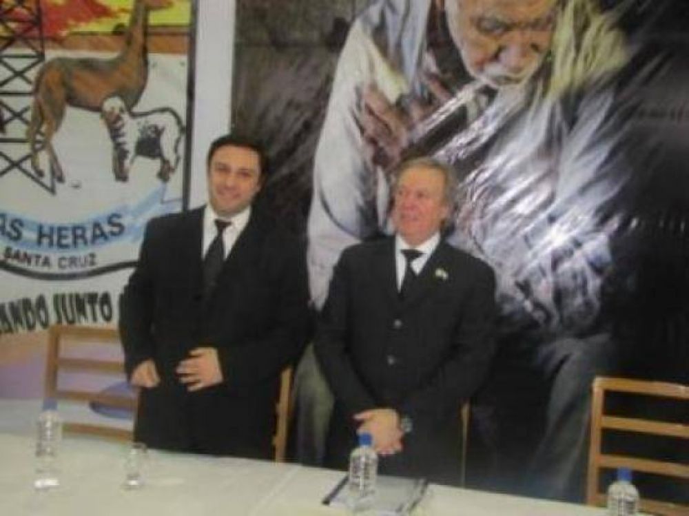 Con marchas, banderazos y repudios se espera la presencia del Gobernador