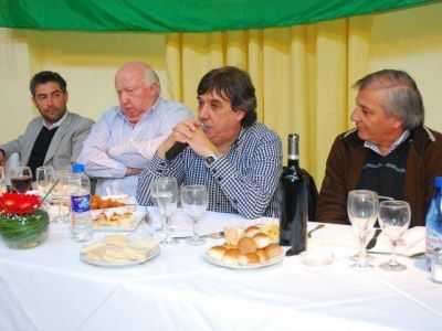 Municipales contin�an con su lucha