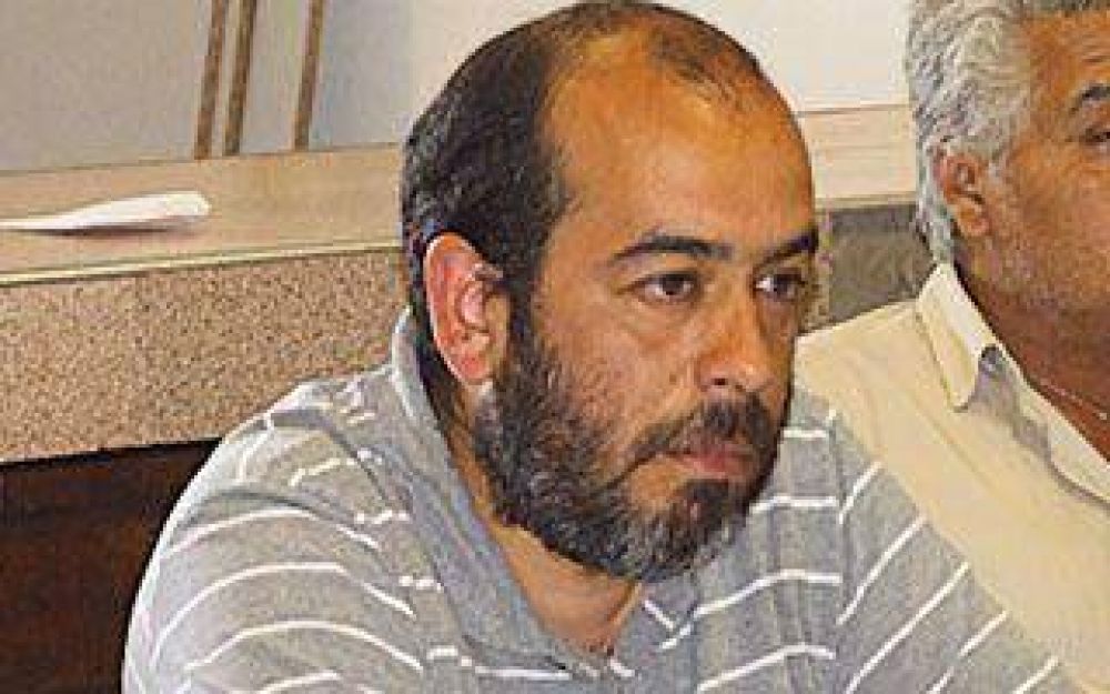 ESTEBAN ECHEVERR�A: Se agrava el conflicto por horas extras y eval�an hacer un paro
