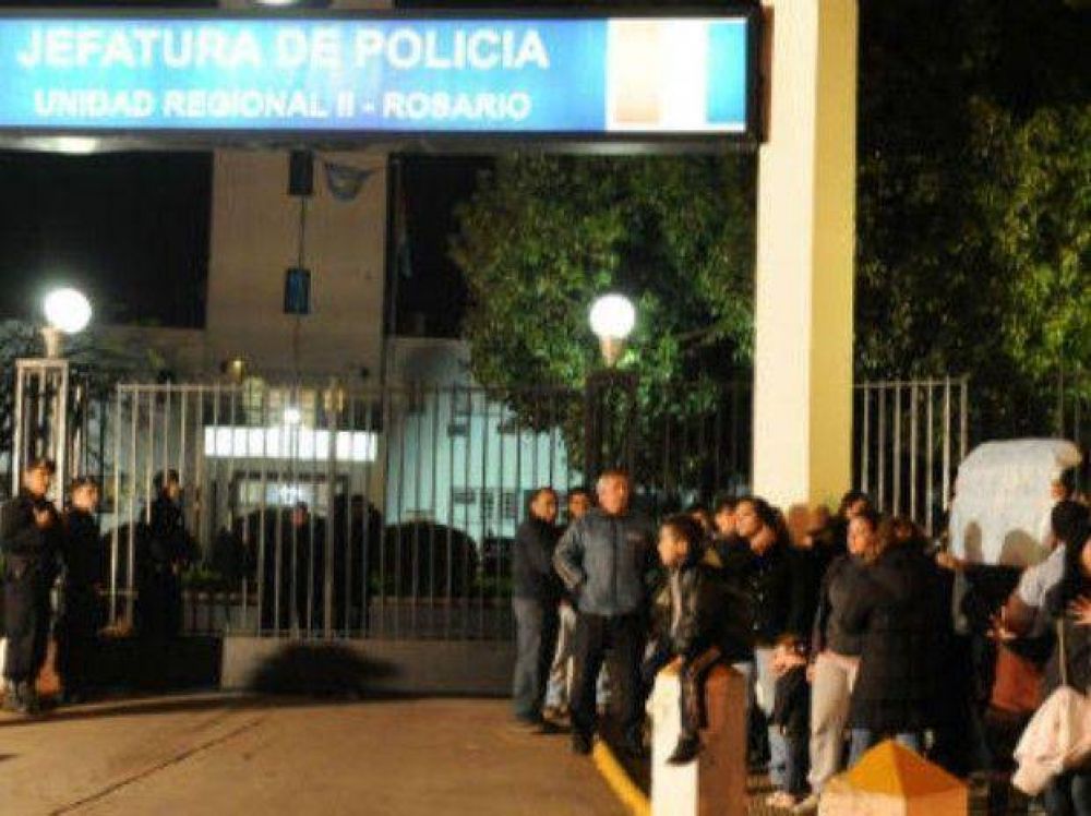 "La ciudad est� desguarnecida; los polic�as somos producto de una situaci�n no deseada"