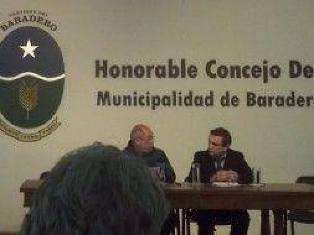 Nito Artaza present� proyecto sobre identidad biol�gica en Baradero