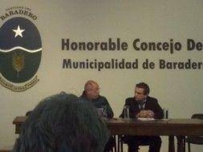 Nito Artaza present� proyecto sobre identidad biol�gica en Baradero
