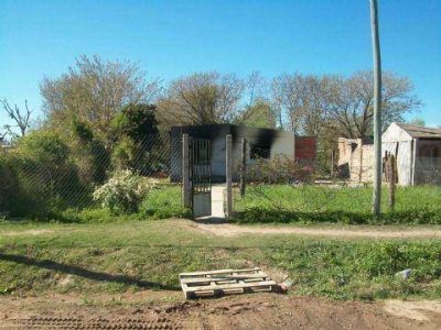 Se prendi� fuego una vivienda y dos ni�os resultaron heridos