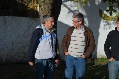 Armend�riz entreg� subsidio al movimiento Gu�a y Scout de Olavarr�a en su 30� aniversario