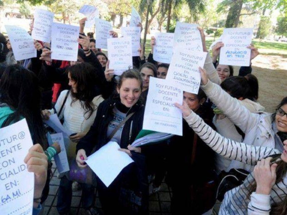 Educaci�n evaluar� el reclamo de alumnos de los profesorados