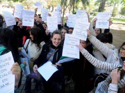 Educaci�n evaluar� el reclamo de alumnos de los profesorados