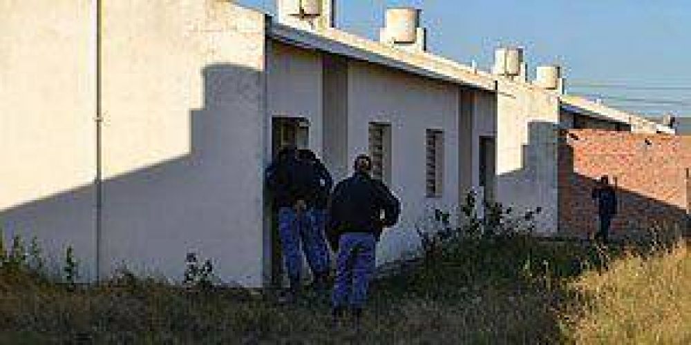 Clorinda: Usurpan varias viviendas y reclaman su readjudicaci�n