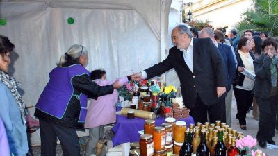 Colombi inaugur� en San Cosme una avenida de 1500 metros de asfalto