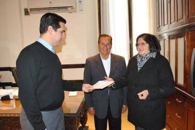 Jubilados nacionales de Mburucuy� mejorar�n su sede con ayuda del Gobierno Provincial