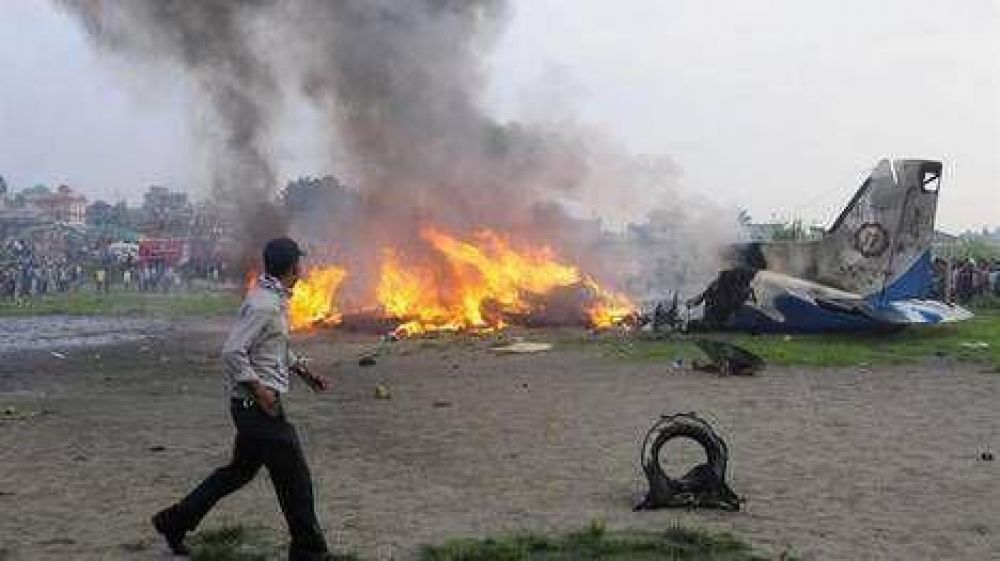 Diecinueve muertos en un accidente de avi�n en Nepal