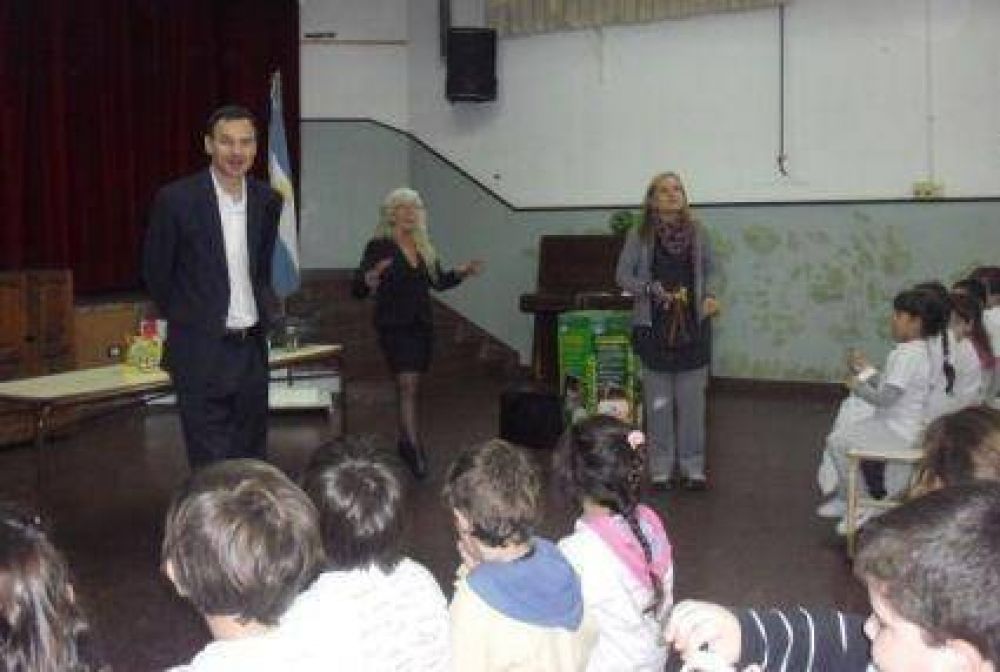 La Plata: El Municipio contin�a fomentando los programas de reciclado y orientaci�n vocacional