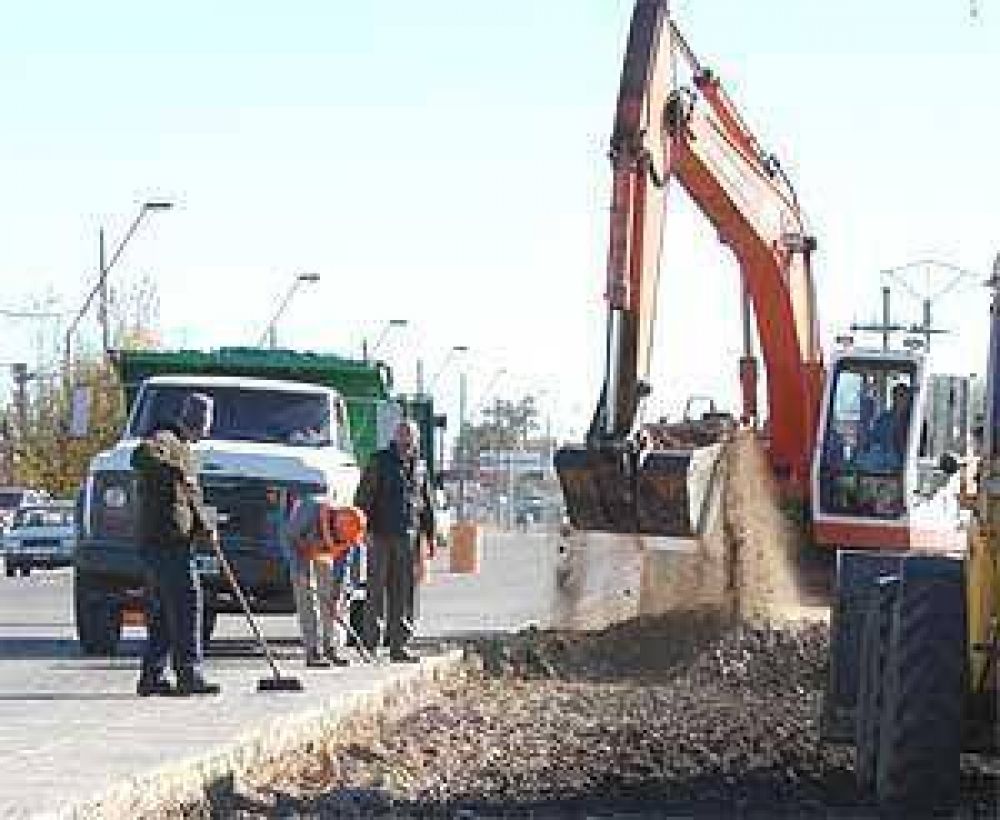 Comenzaron los trabajos de repavimentaci�n en la autopista Luciano Fortabat