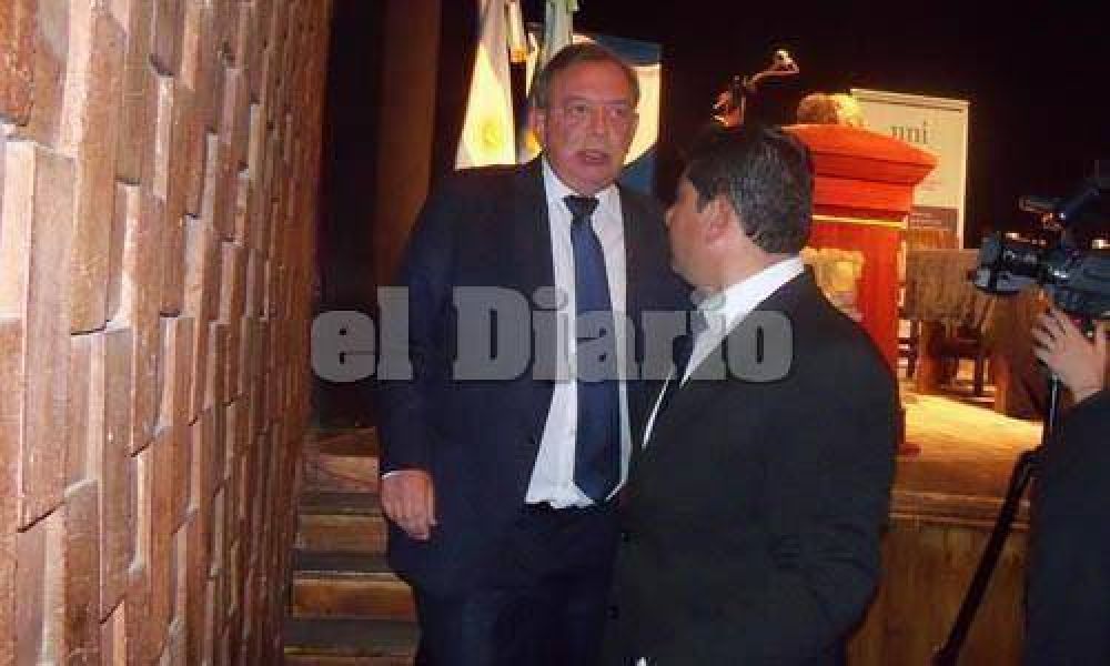 Z�ccaro reconoci� falencias en los barrios por la crisis bonaerense