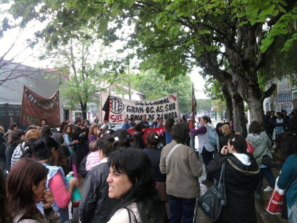 ATE �tom� el Consejo Escolar para reclamar mejoras