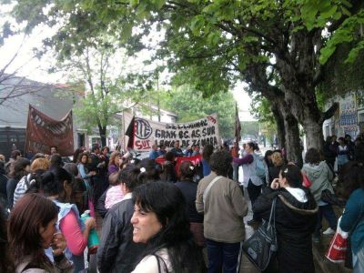 ATE �tom� el Consejo Escolar para reclamar mejoras