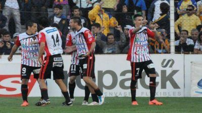 Patronato volvi� a la victoria ante Rosario Central, uno de los candidatos al ascenso