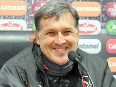 Martino: "La experiencia en el Mundial 2010 me hizo crecer como DT"