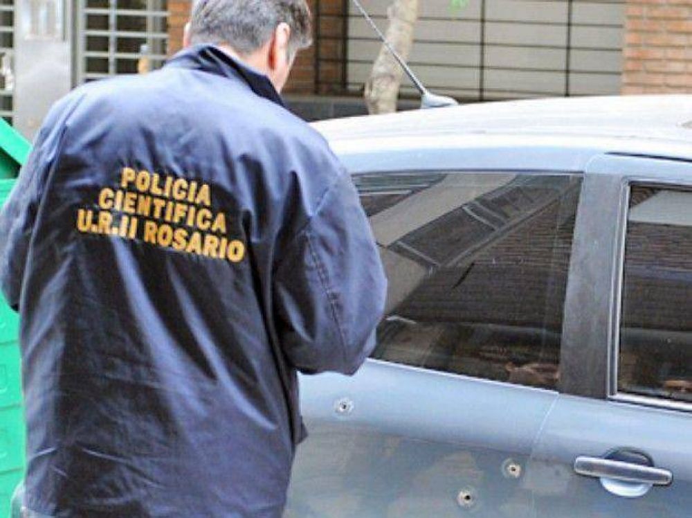 Le robaron $ 100 mil al salir de una oficina