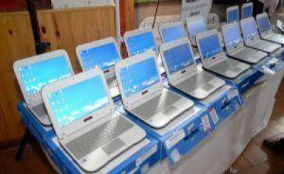 Contin�a la entrega de netbooks en Jun�n 