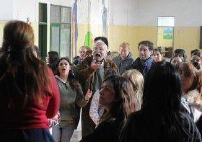 Afirman que el conflicto gremial tiene paralizadas a la mitad de las escuelas 
