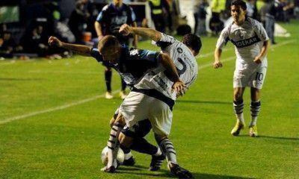 La Lepra sufri� en el Gargantini, pero empat� con Gimnasia y sigue en lo m�s alto de la tabla
