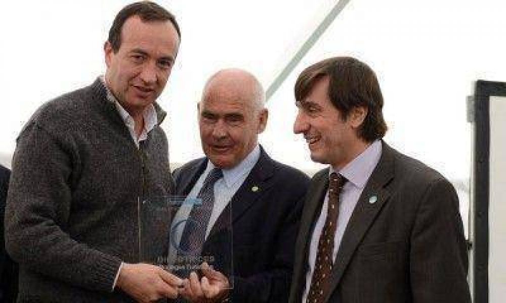 Espina: "Faltan ideas e inversi�n para que los turistas se queden m�s tiempo"