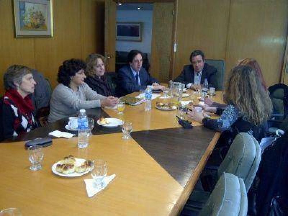 BUSCAN AGILIZAR EL SISTEMA DE HABILITACIONES COMERCIALES