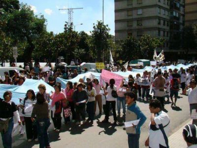 Jujuy:Todos los docentes inician hoy un paro por 72 horas.
