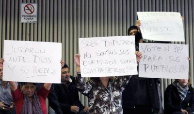 En medio del caos provincial, los diputados juegan a la pavada, repudiando �seguimiento a la presidenta�