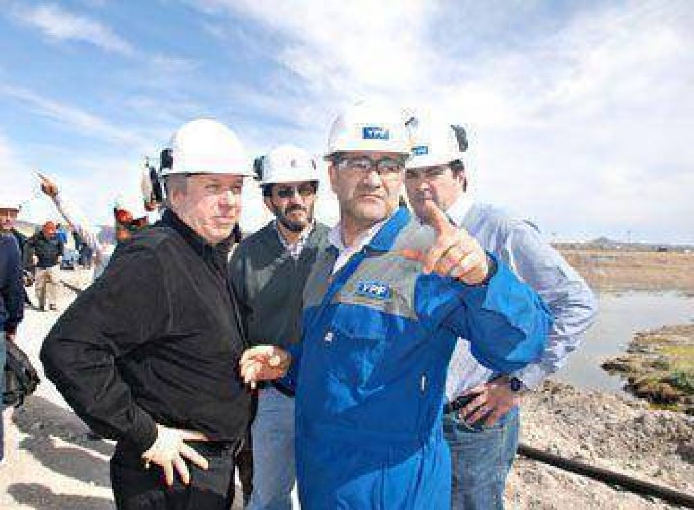 Peralta se reuni� con el cura Luis Bicego