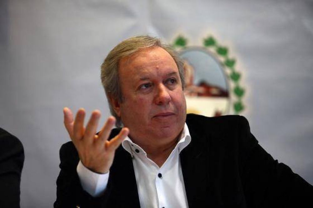 Peralta aspira a gravar en Ingresos Brutos a mineras y le suma impuestos