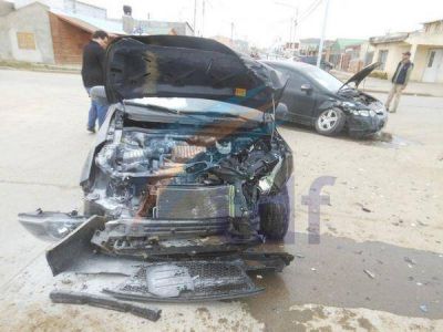 Dos conductores y un menor, heridos en triple accidente