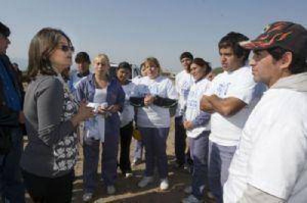Corpacci visit� a los cooperativistas del programa Argentina Trabaja