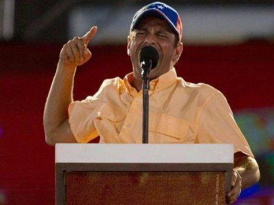 Henrique Capriles acus� a Hugo Ch�vez de vender "hasta el oro"