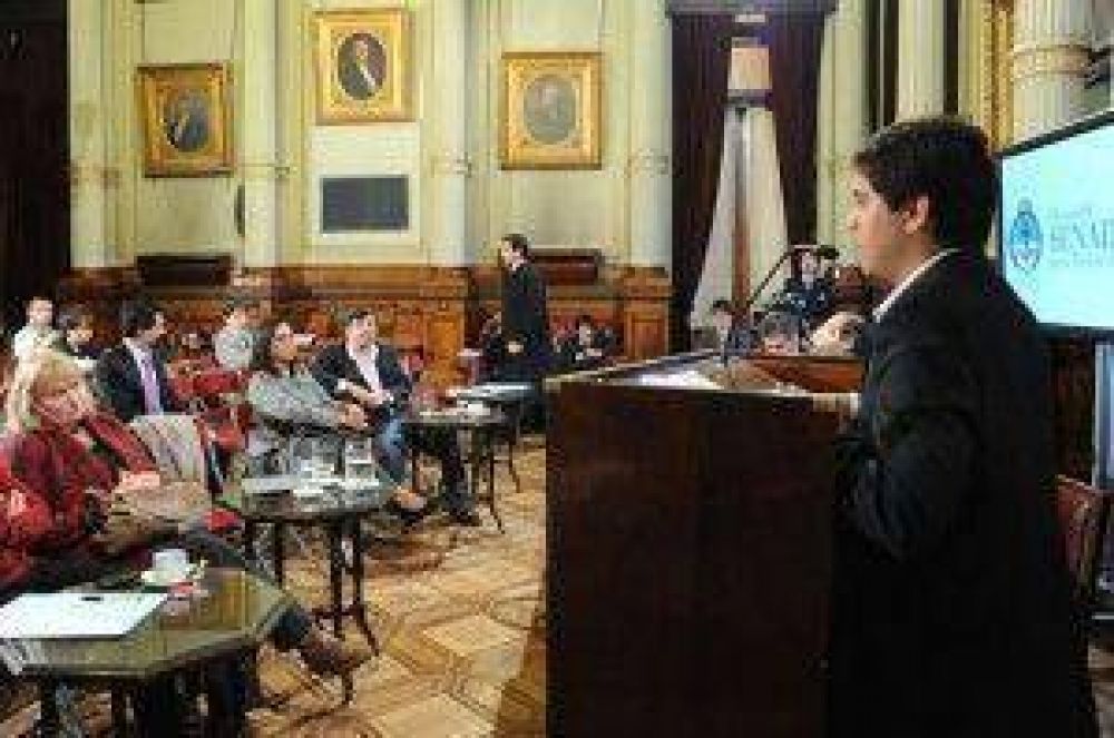 Voto a los 16 a�os: Joven formose�o expuso en el Senado de la Naci�n