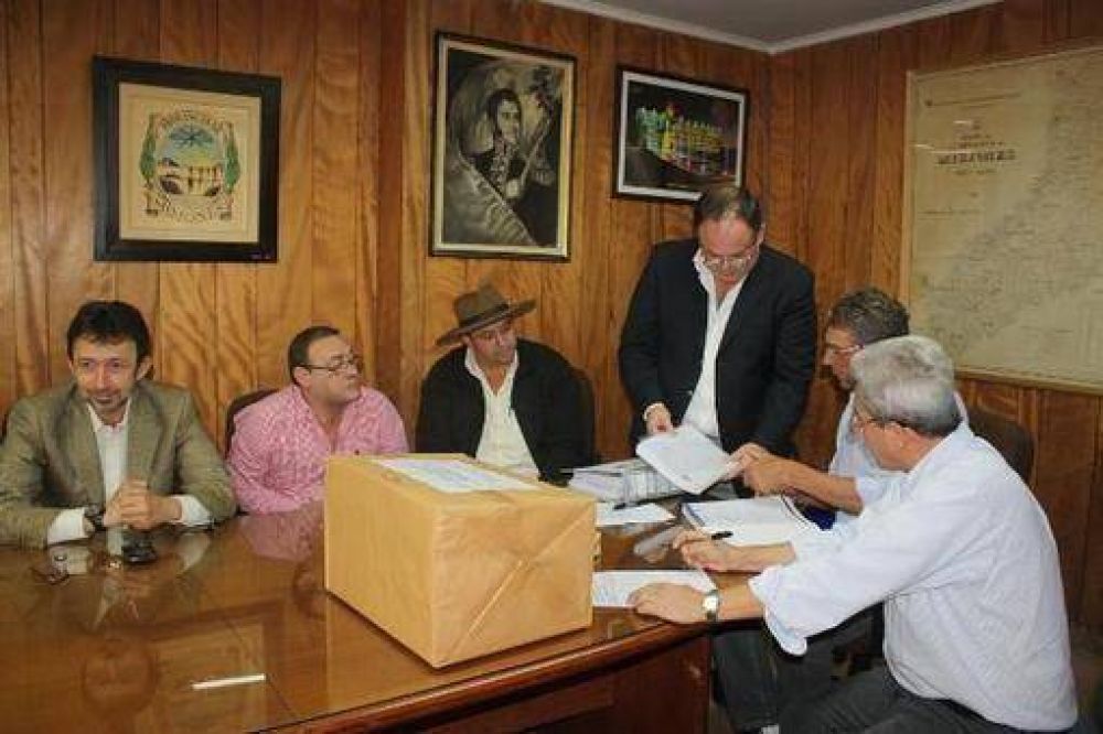 Licitaron obra de agua potable para Arist�bulo del Valle y Salto Encantado
