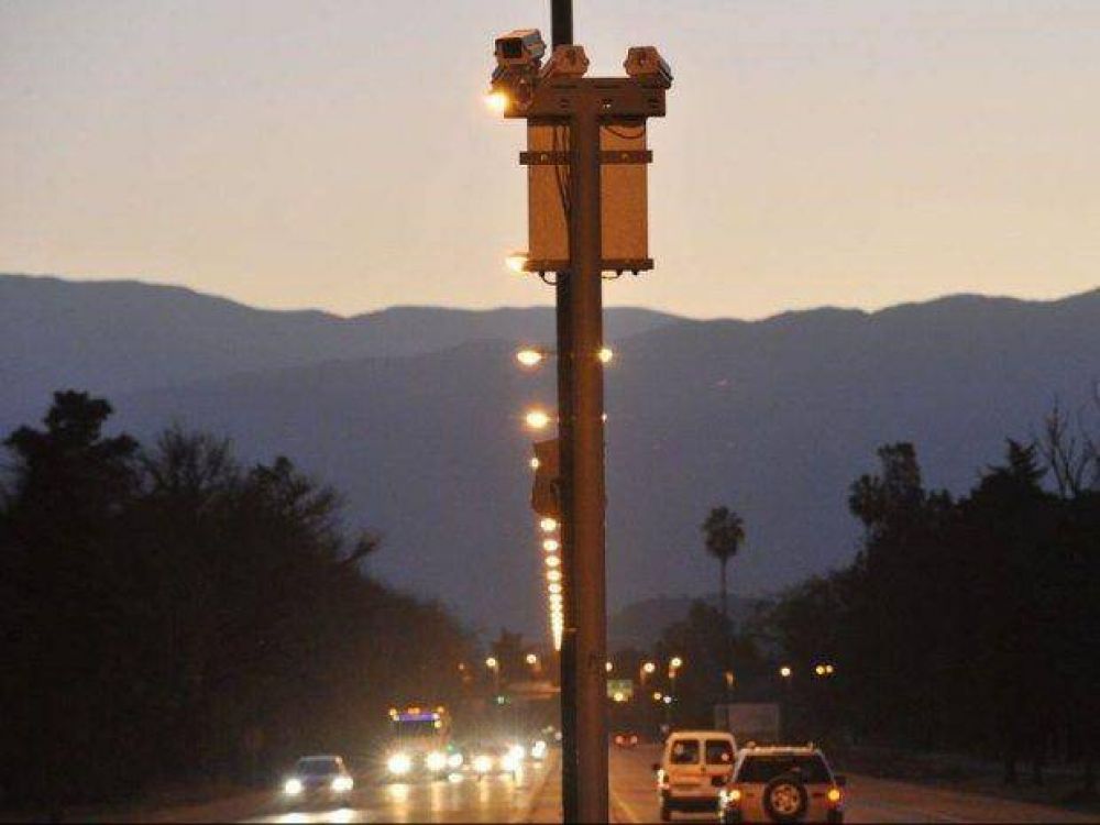 Multas de hasta 6.400 pesos para los excesos de velocidad